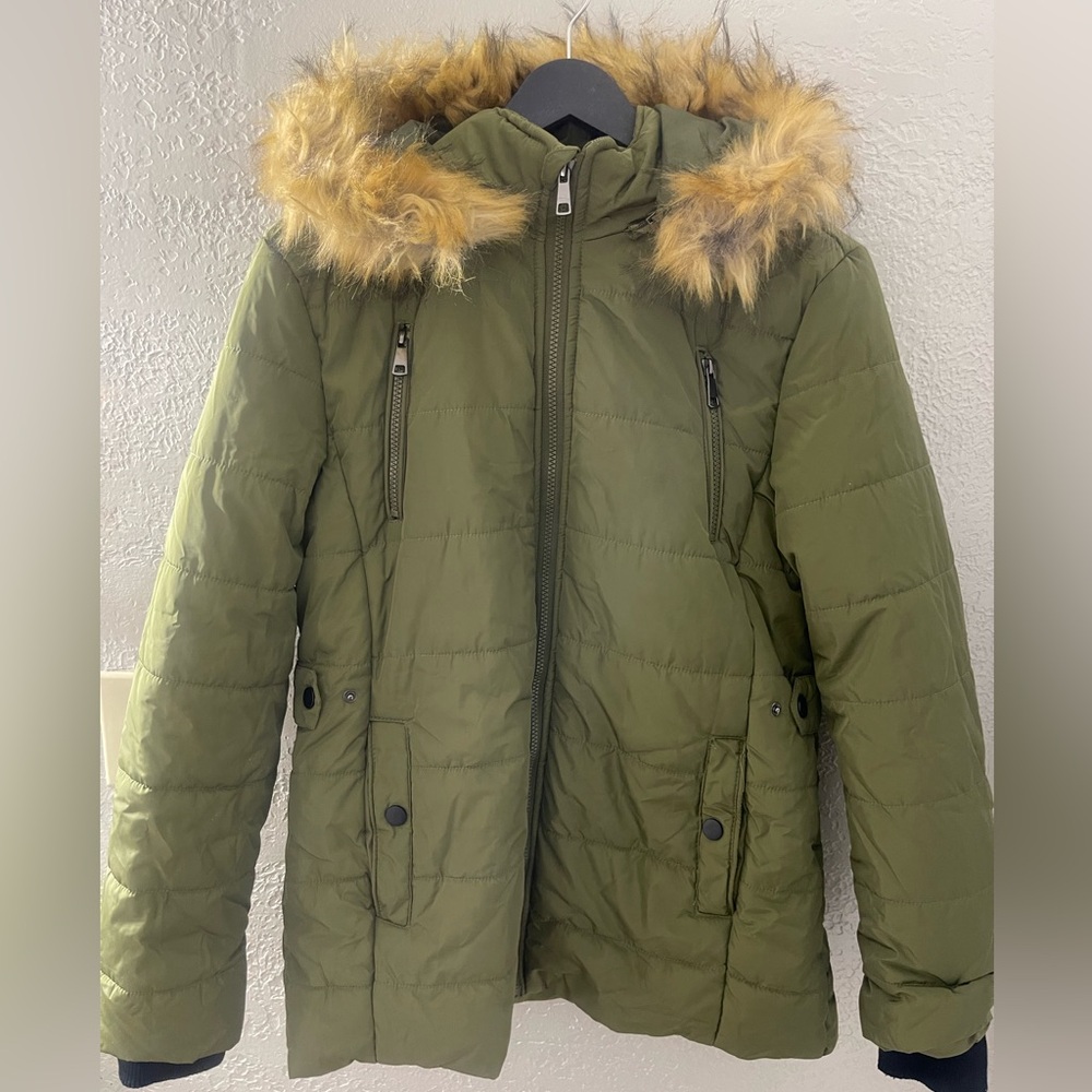 NWOT Women's Olive Puffer Jacket with Faux Fur Hood Medium